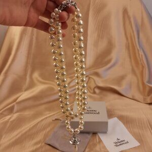 Brand new Vivienne Westwood Three Row Pearl Bas Relief Choker in Golden